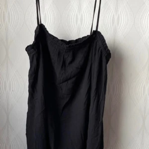 Helt ny långtop med axelband (L) Cubus -  Hlet ny ed lappen kvar  Nypris 299 kr  Rök- och djurfritt hem