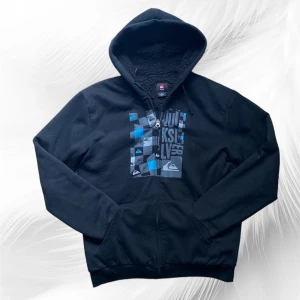 Quiksilver Hoodie Jacka  - Fet lurvig Quiksilver hoodie/jacka i storlek XL 🔥 bra skick skriv om du har några frågor  