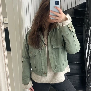 Grön jacka från Zara! - Grön jacka från Zara❤️ 