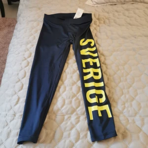 Tränings tights  - Tränings tights Storl 146/152 Nya Katt finns i hemmet  
