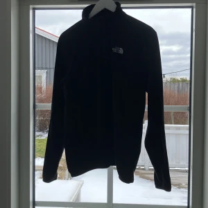 Varm the north face tröja  - Medium tröja. Material flis. Varm skön. 