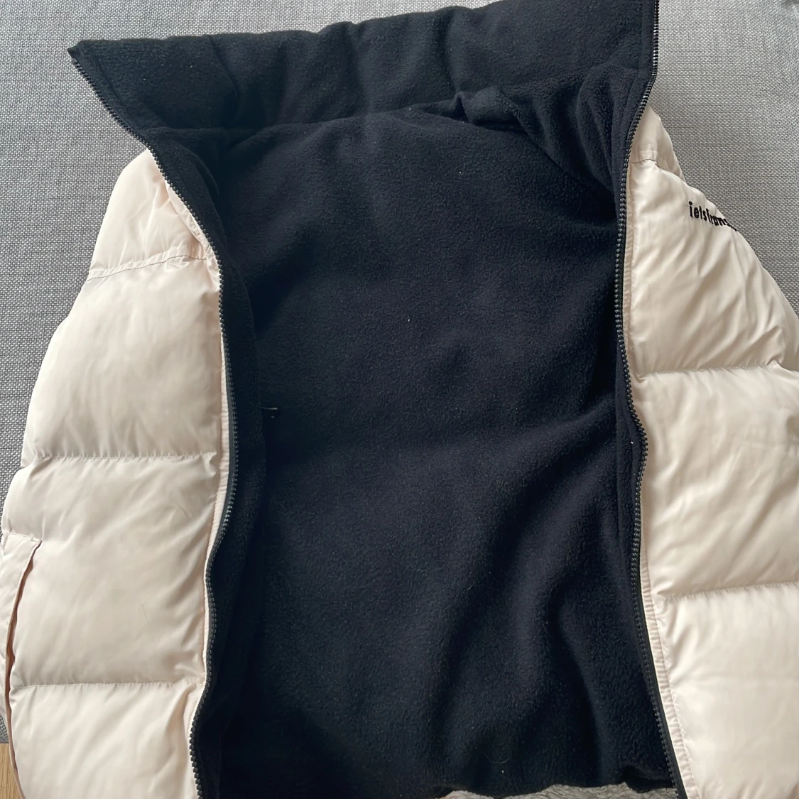 Iets Frans Väst från Urban Outfitters - 92