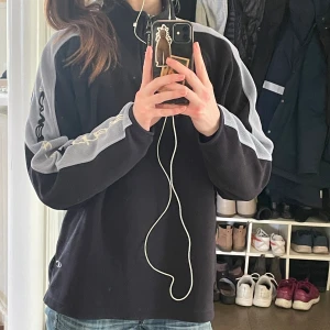 vintage o'neill pullover - suuuupercool retro o'neill pullover/fleece med text på ärmen <3 kom med prisförslag och skriv vid frågor 💕