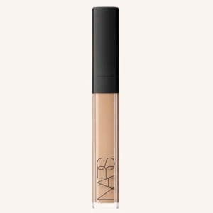 Nars concealer  - Nars radiant creamy concealer i färgen biscuit. Den är endast testad och helt full. Den är som ny och förpackningen följer med! 💕☺️ Original pris är runt 400 kr! 