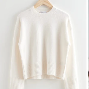 Stickad tröja - Mysigaste tröjan som tyvärr inte kommer till användning 🥰nypris 490