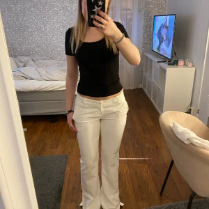 Lågmidjade kostymbyxor - Oanvända från bikbok i strl 36💕