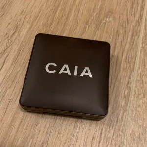 Caia bronzer - Bronzer från caia i färgen tuscany, endast testad.