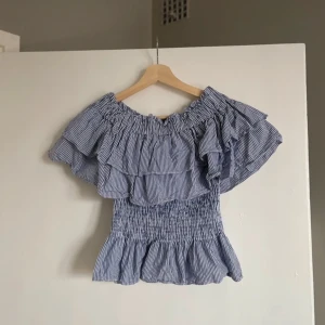 Topp - Jätte fin topp från By Malina💖köp via ”köp nu”