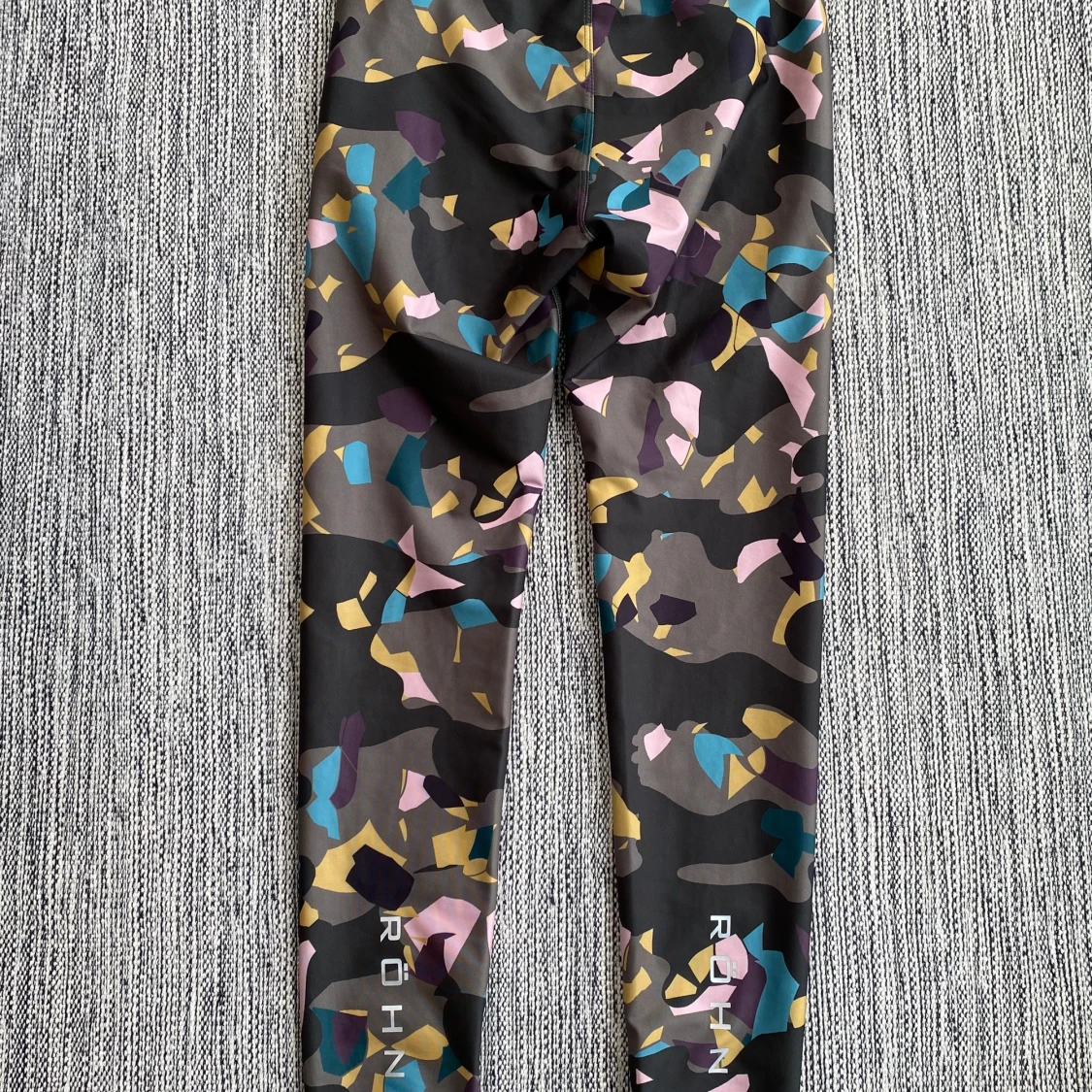 Gröna mönstrade träningstights i strl S - 90