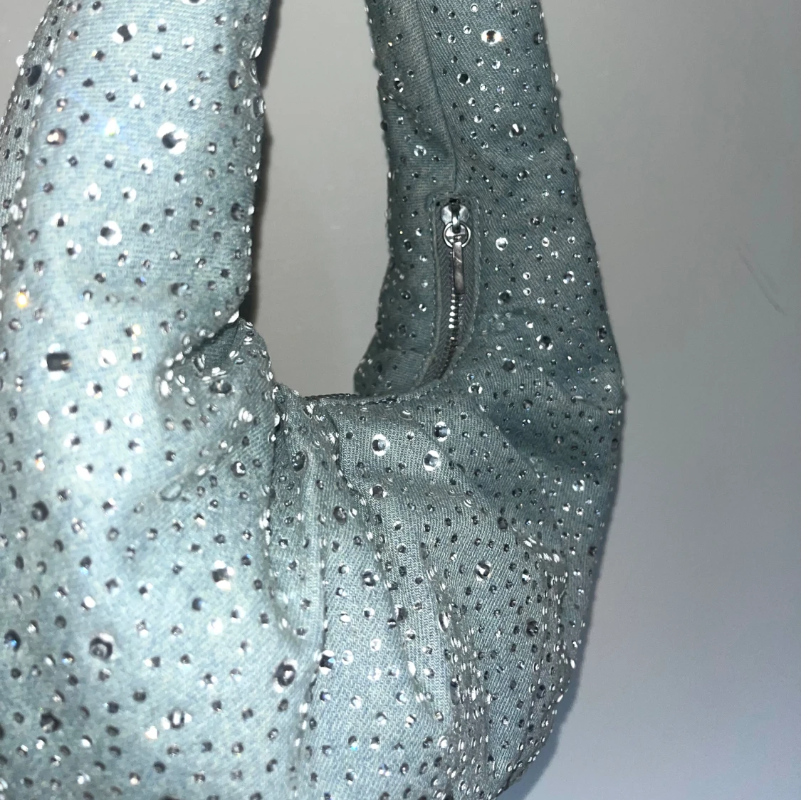 glittrig denimväska  - 91