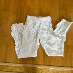 Linnebyxor - Jättefina linnebyxor från Chelsea som inge kommer till användning!!