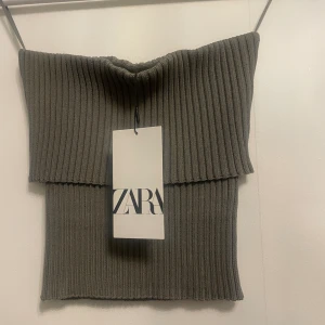 Grön Zara topp - aldrig använd.