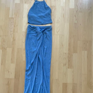 Set topp + kjol  - Storlek 40 passar M/L