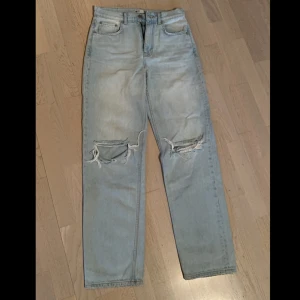 Jeans - Storlek 36, snygga och super sköna jeans. Använd fåtal gånger, men är i bra skick.