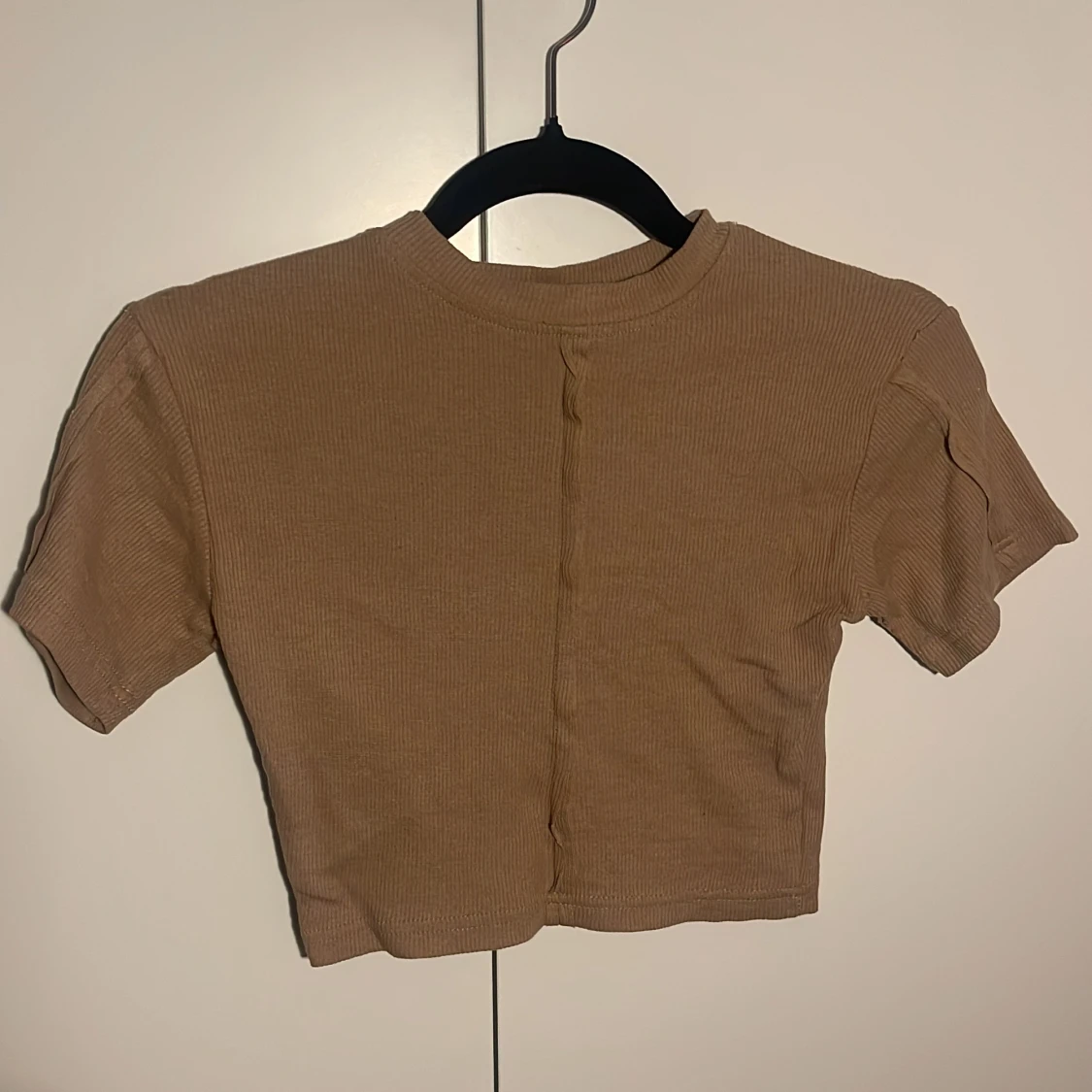 Beige tshirt