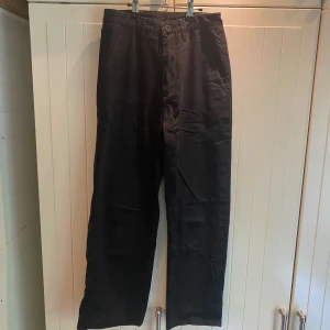 Chinos - Chinos från Santa Cruz i storlek 34/6 (Ca Xs-S). Fint skick. Nypris 500kr💗