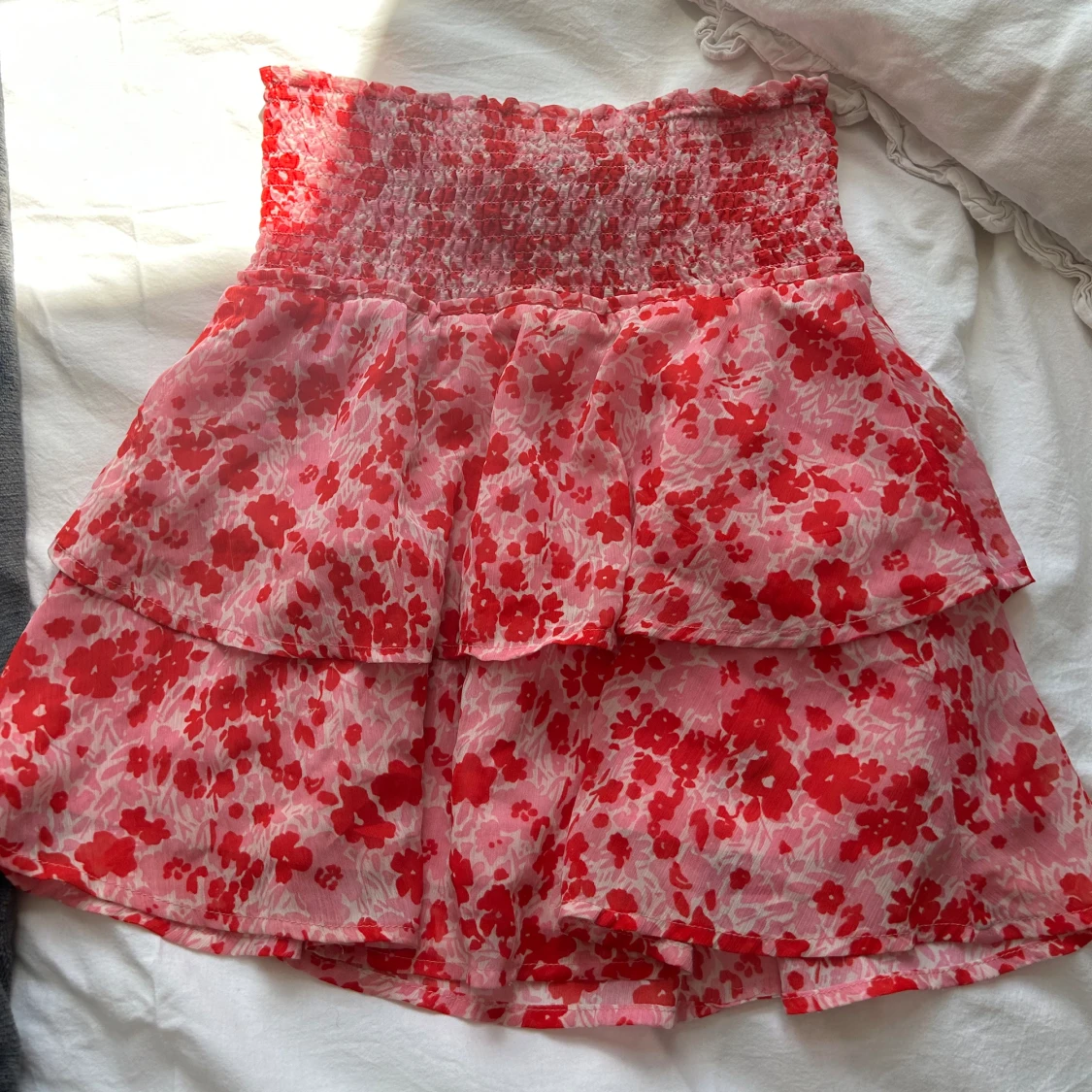 Blommig volangkjol - 90