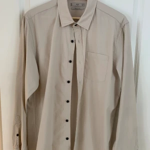 Mango skjorta Regular fit - Använda 1-2 gånger 