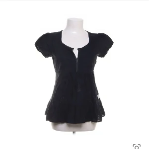 Söt Odd Molly topp - Så fin Odd Molly topp med knytning. Storlek 1 vilket motsvarar S/M skulle jag säga.