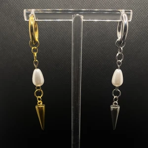 Örhängen  - Singel-60kr Par-100kr