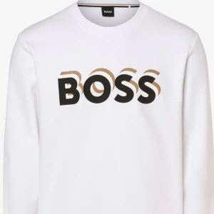 Hugo boss tröja - köpt från zalando har kvitto och fler bilder ifall intresse finns Är i nyskick 