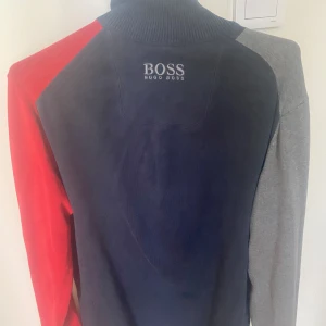 Hugo boss - Hej säljer en en gammal  tjock tröja som har använt fåtal gånger ❤️ 