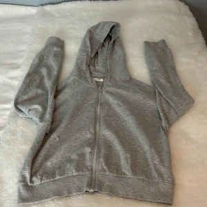 Kofta  - En grå fin kofta 