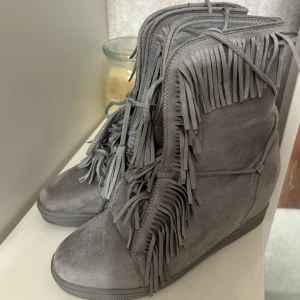 AS SNYGGA frans skor - Super snygga fransskor strl 39/40 endast använda 3 gånger 