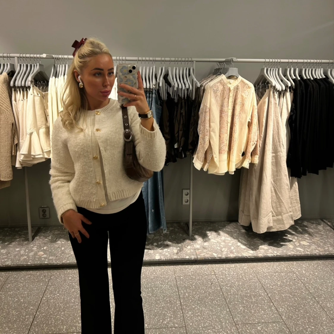 Klassisk stickad kofta 