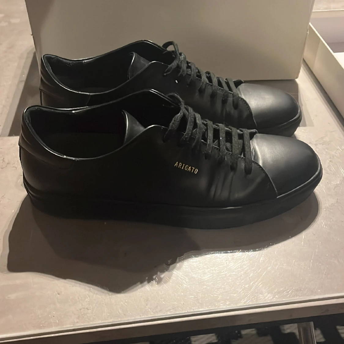 Arigato 90s hel svarta - 90