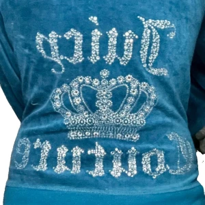 Juicy couture  - 00s Juicy couture zip up med super fin blå färg. Använd men i bra skick💙✨