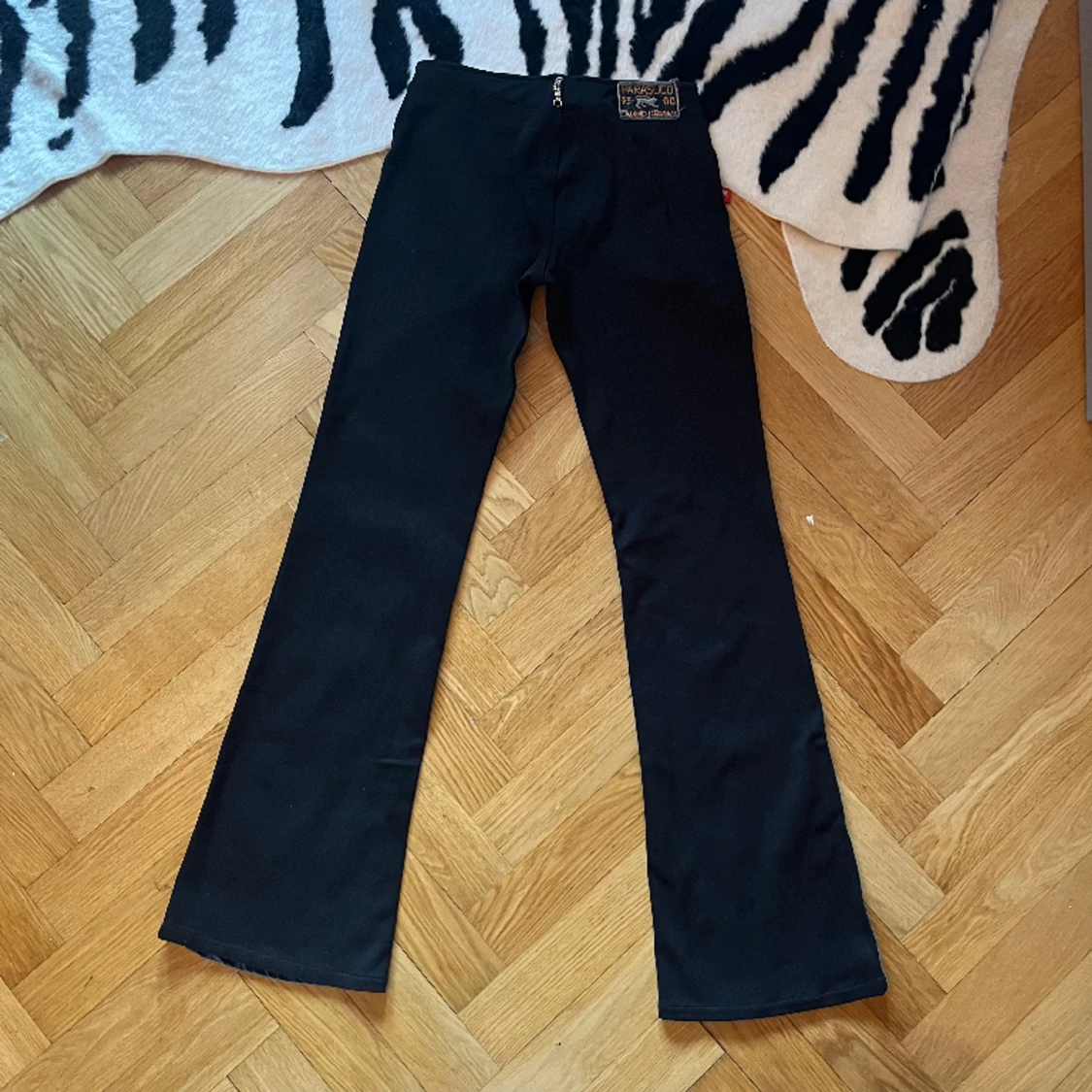 Lågmidjade jeans med strass - 90