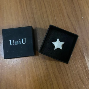 Ring  - Säljer denna ring då den inte kommmer till andvöndning den är justerbar 