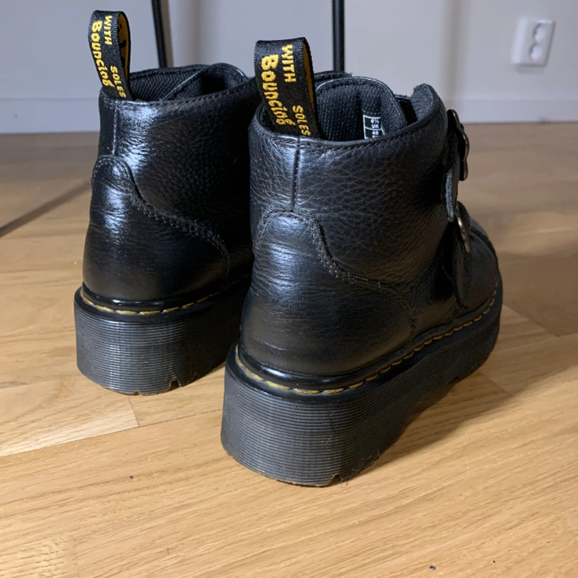 Dr. Martens DEVON HEART  - 90