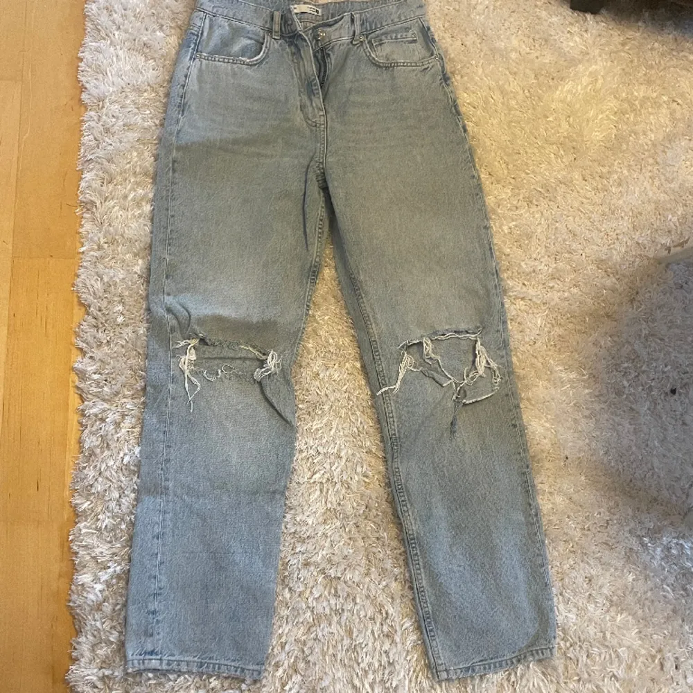 Fina jeans knappt använda så fint skick. Jeans & Byxor.