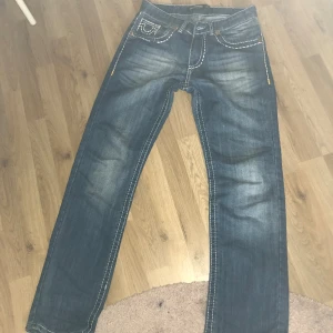TRUE RELIGON  - skit snygga bootcut trueys! knappt använda, säljer för jag är lite för lång för dom (är 175)🩷 pris kan diskuteras, du betalar för frakten men kan mötas upp i malmö