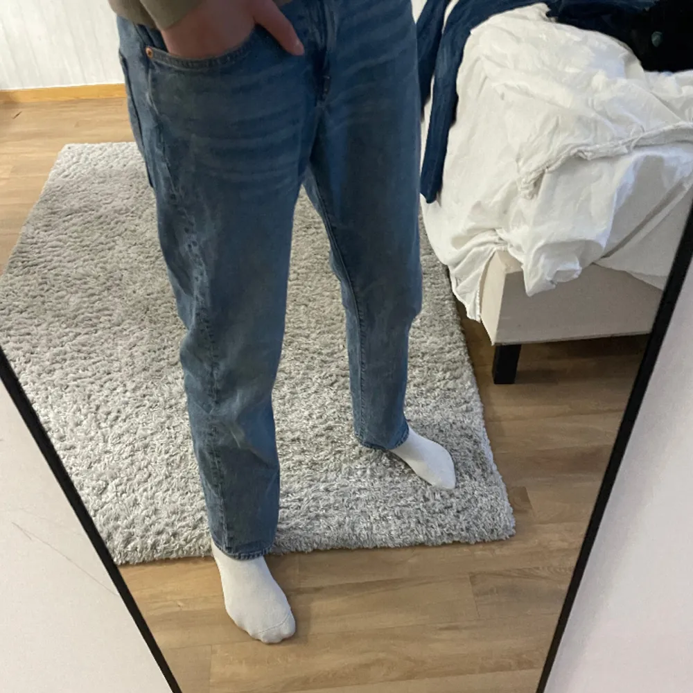 Ett par blåa  H&M jeans | skick-8/10 | storlek 30/32.. Jeans & Byxor.