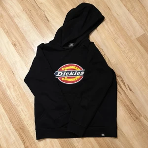 Dickies Hoodie  - Ny skick använd en gång.