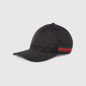 Svart gucci keps - kom dm för fler bilder byter eller säljer denna svarta gucci keps, antingen mot en grå gucci keps eller säljer den för 2