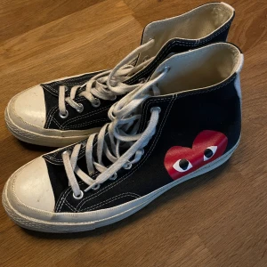 Converse Comme des garcons - Bra skick på skorna och måttligt använda. 