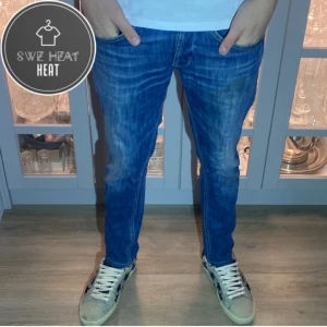 Dondup jeans George - Tja, säljer nu dessa feta dondup George jeans i stl 34 men sitter som 33. Hör av dig vid frågor eller funderingar!