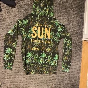 Scotch & soda Hoodie - Jag säljer en Scotch & soda hoodie för 199kr i riktigt bra skick 