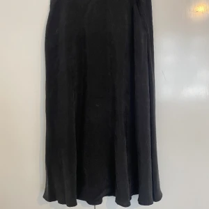 Kjol - Skriv för info 