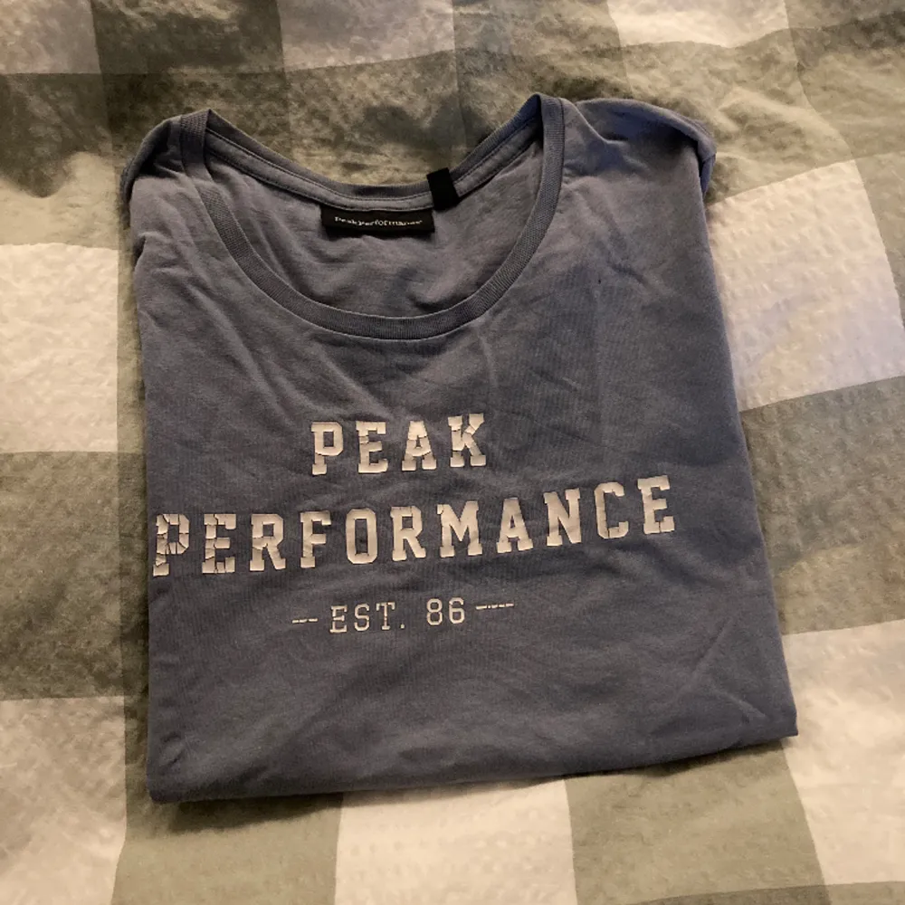 Peak performance t Shirt strl S. T-shirts.