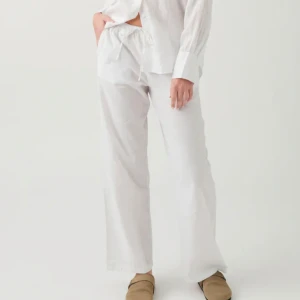 gina tricot linnebyxor - säljer dessa linnebyxor som är använd fåtal gånger🩷 köptes för 399kr säljer för 220🩷 priset kan diskuterats 