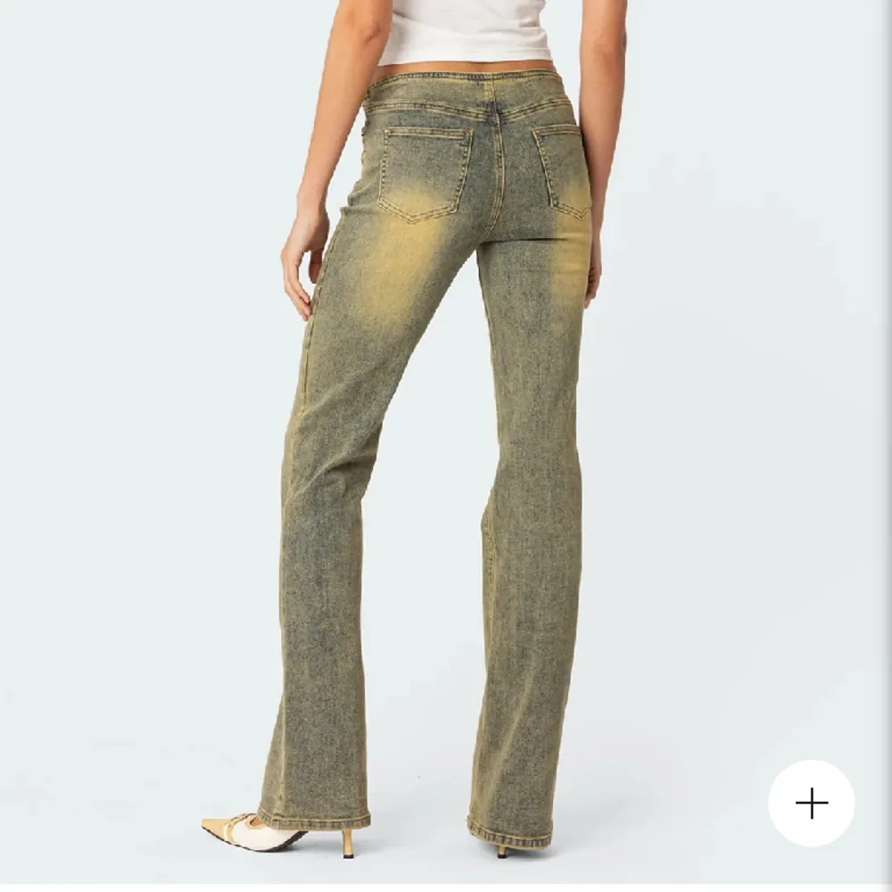 Sjukt snygga Edikted jeans i storlek S/36. Säljer pga av att dem passar dåligt med jeansen är helt oanvända. Nypris 1450kr men säljer för 700. Kontakta om du har några frågor🥰. Jeans & Byxor.