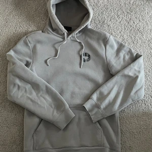 HM hoodie - Hoodie i storlek XS från HM Hoodien är i bra skick
