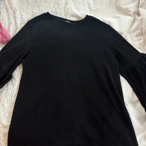 Skön tröja från zara - En superskönt tröja från zara, med volang ärmar