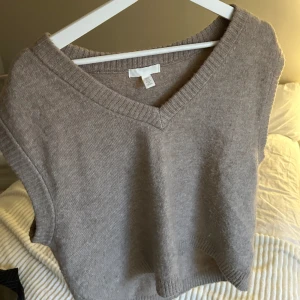 Stickad väst  - Stickad väst från H&M!! 