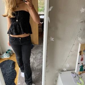 Glitter topp - Strapless fest topp man kan ha som kjol också💕är storlek M men passar jag som brukar ha s 